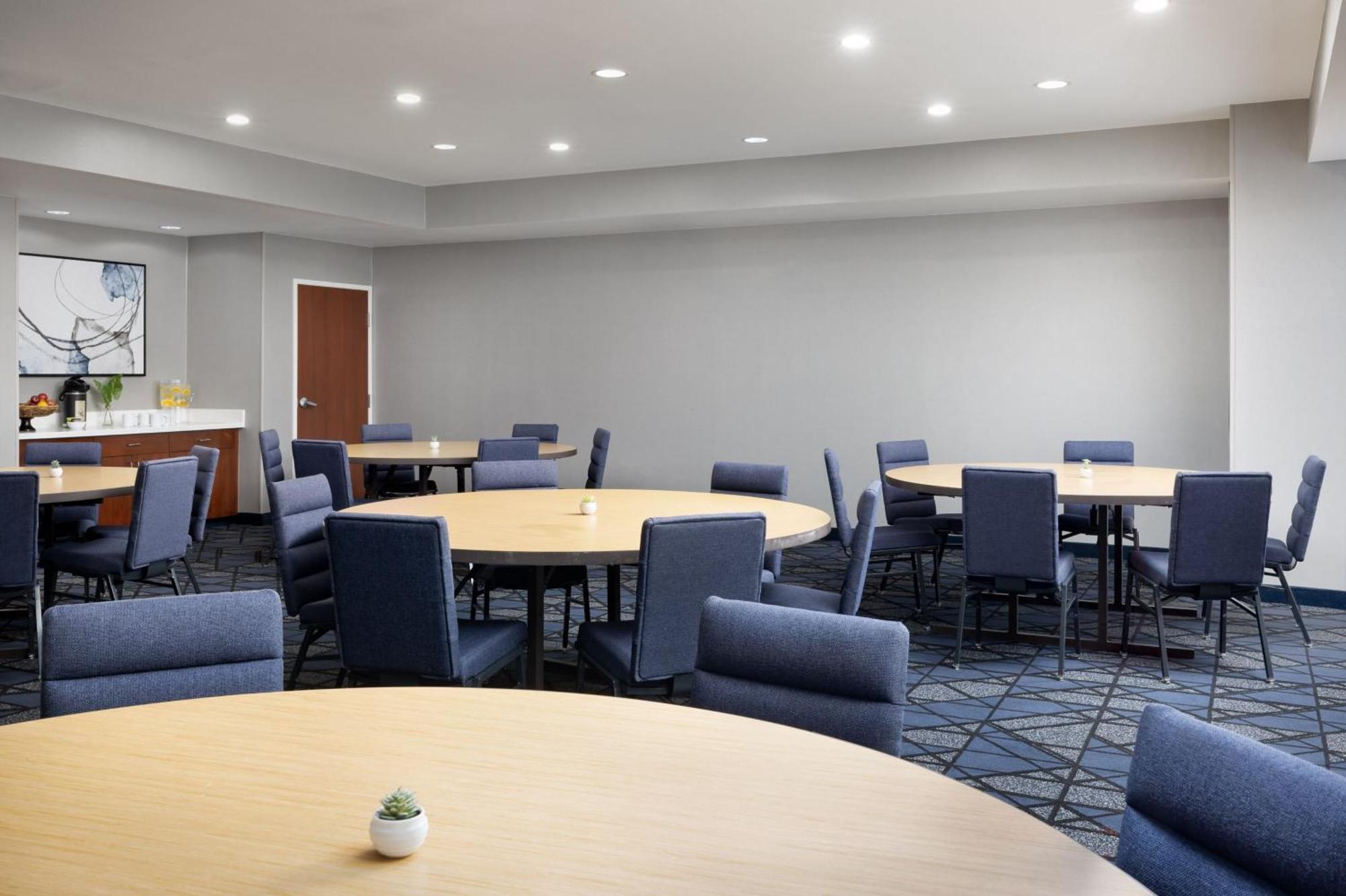Courtyard By Marriott Las Vegas Stadium Area Exteriör bild