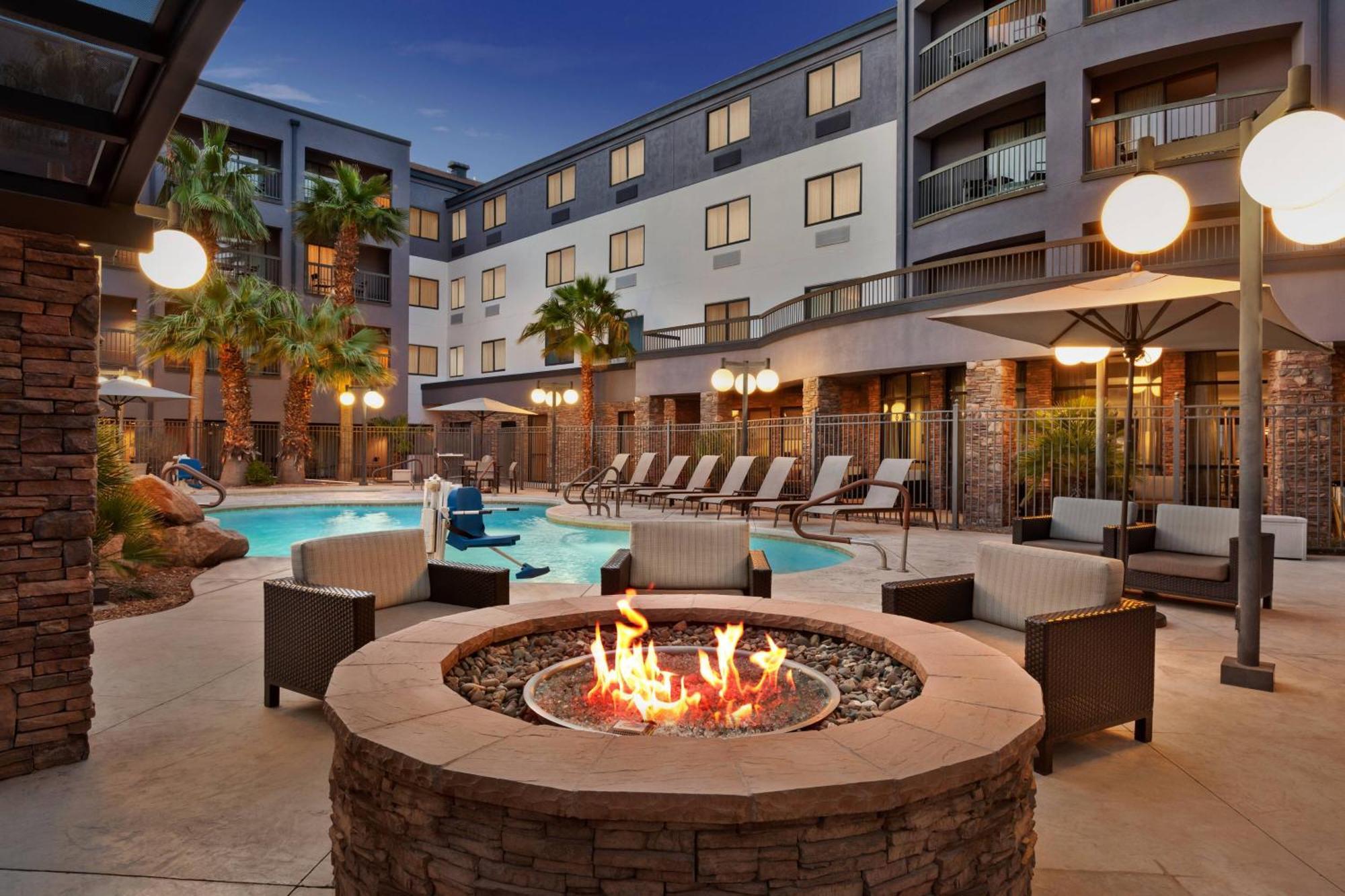 Courtyard By Marriott Las Vegas Stadium Area Exteriör bild