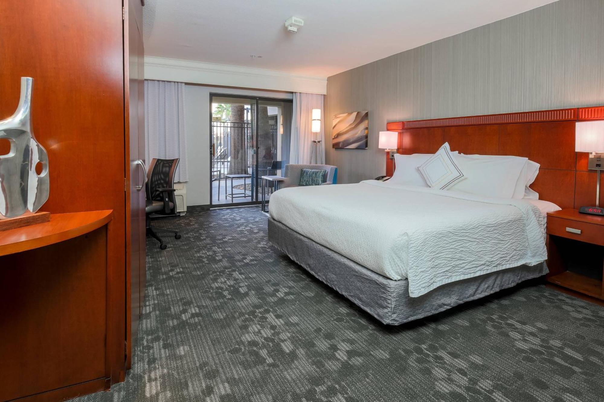 Courtyard By Marriott Las Vegas Stadium Area Exteriör bild