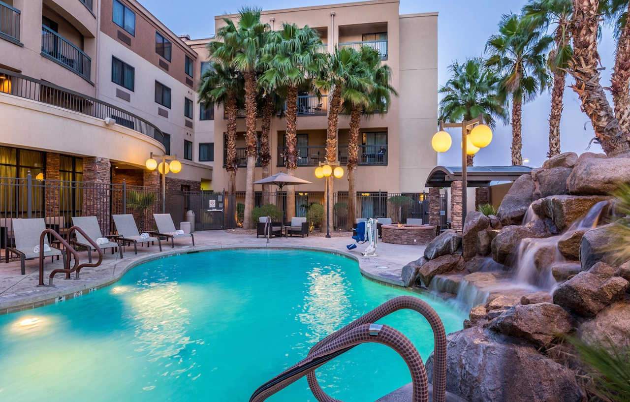 Courtyard By Marriott Las Vegas Stadium Area Exteriör bild
